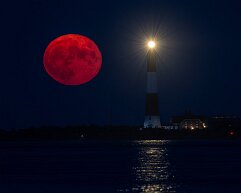 lighthouse-and-super-moon Supermoon and Fire Island Lighthouse